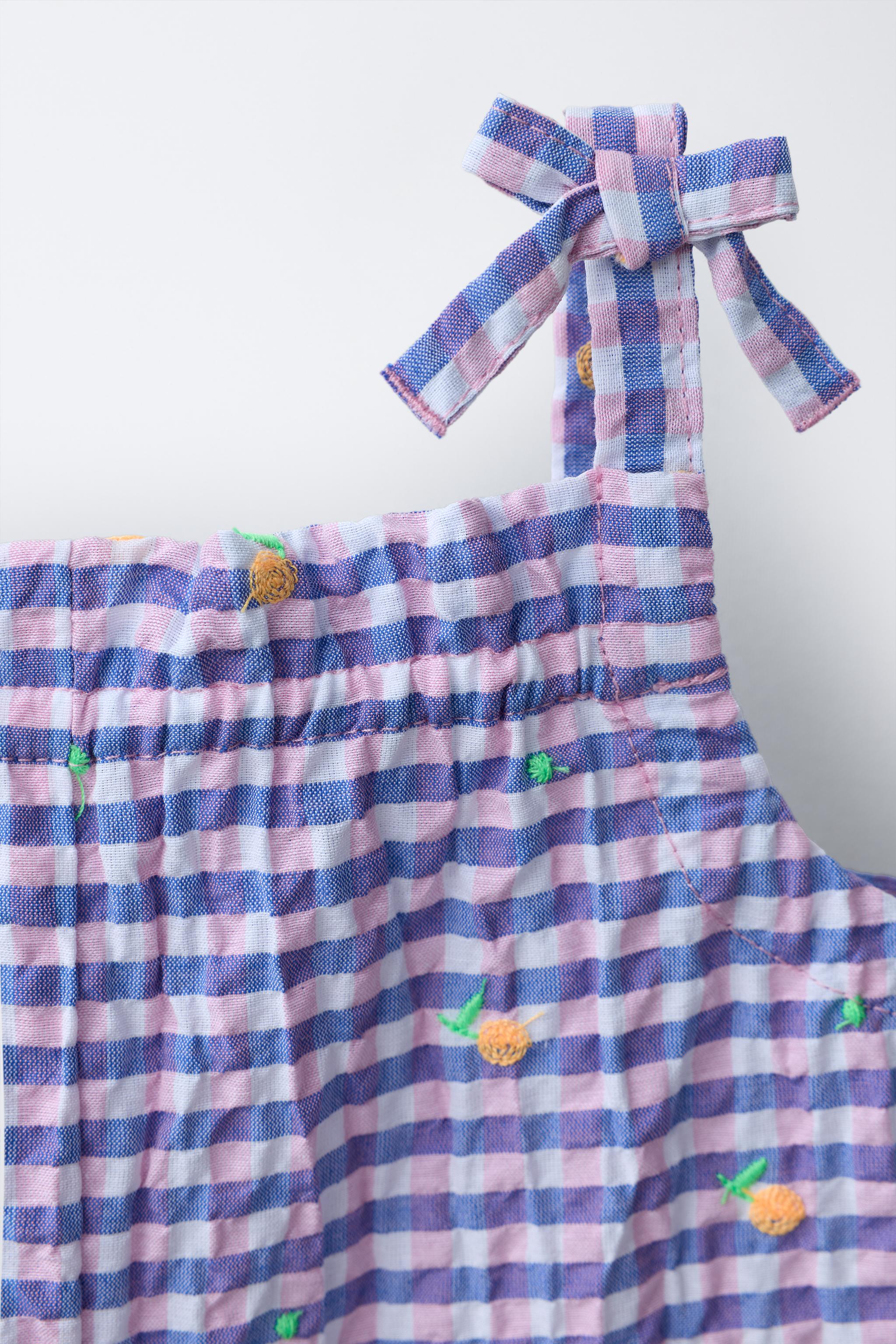 SHORT GINGHAM JUMPSUIT WITH EMBROIDERED FRUIT